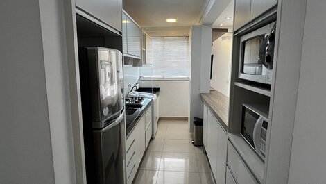 461A - Apartamento com vista mar. Praia da Lagoinha Bombinhas.