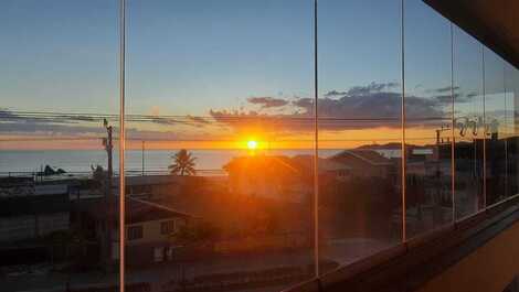 Apartment with sea view in Praia de Bombas 13-23A
