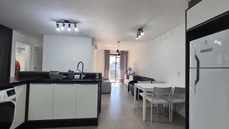 JURERÊ, 2 SUITES, A 300 METROS DE LA PLAYA