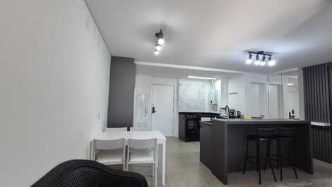 JURERÊ, 2 SUITES, A 300 METROS DE LA PLAYA