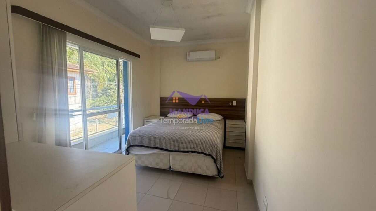 Apartment for vacation rental in Bombinhas (Praia de Bombinhas)