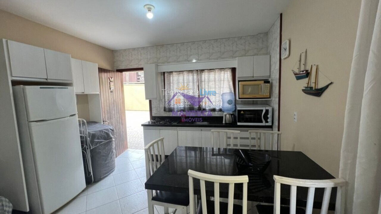 Apartamento para aluguel de temporada em Bombinhas (Praia de Quatro Ilhas)
