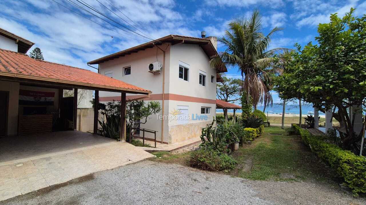 Casa para aluguel de temporada em Florianópolis (Jurere Tradicional)