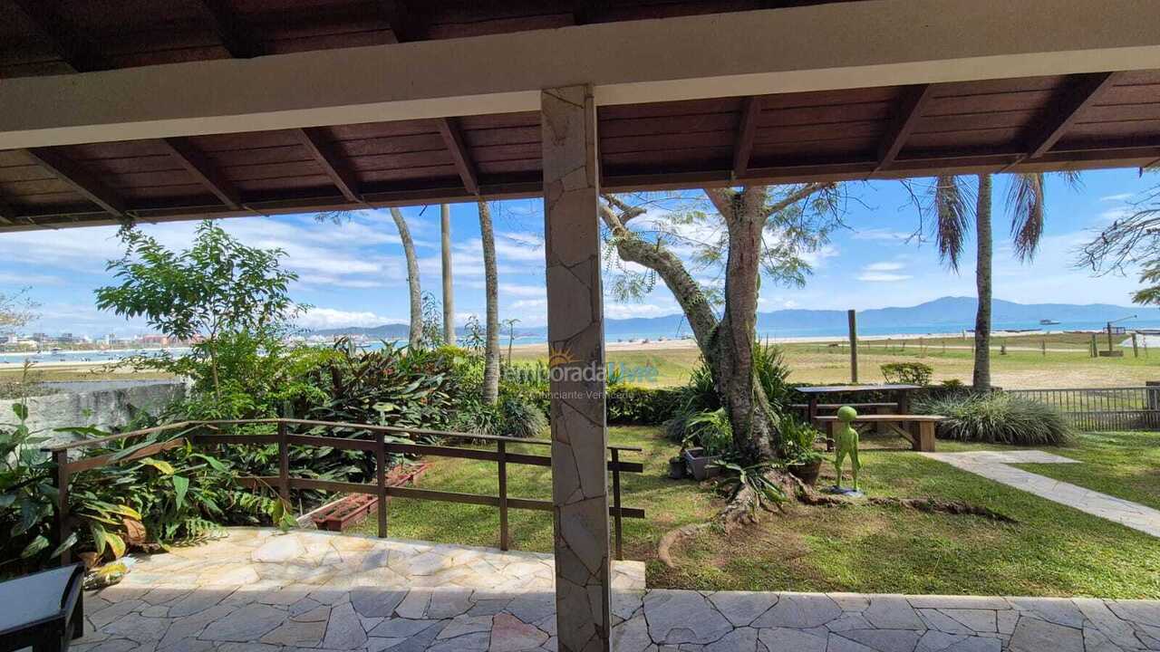 Casa para aluguel de temporada em Florianópolis (Jurere Tradicional)