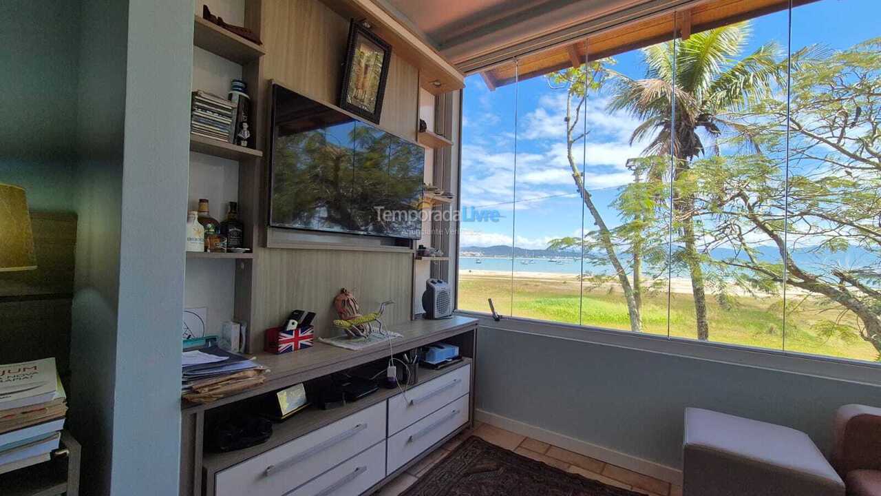 Casa para aluguel de temporada em Florianópolis (Jurere Tradicional)
