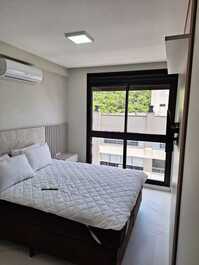 Apartamento com 2 Suítes na Praia de Bombas