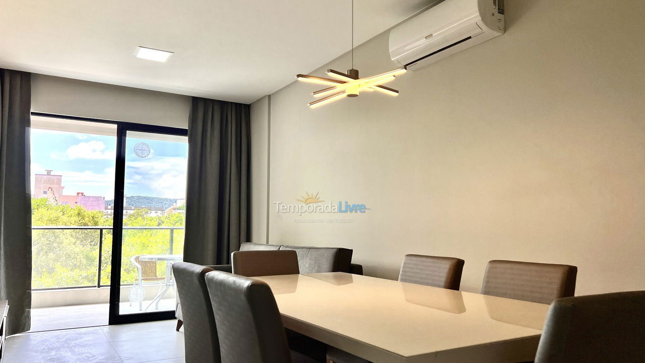 Apartamento para aluguel de temporada em Bombinhas (Canto Grande)