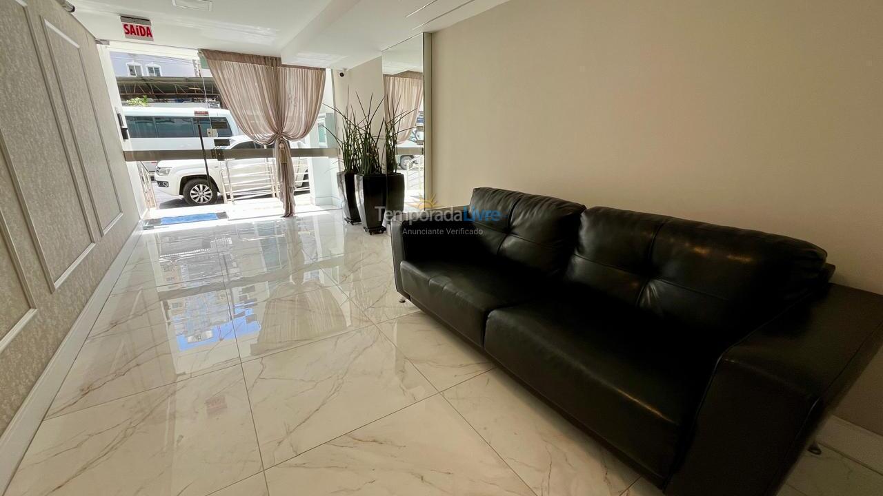Apartamento para aluguel de temporada em Itapema (Meia Praia)