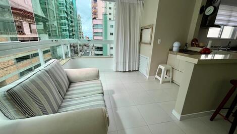 Excelente Apartamento em Meia Praia com 4 dormitórios