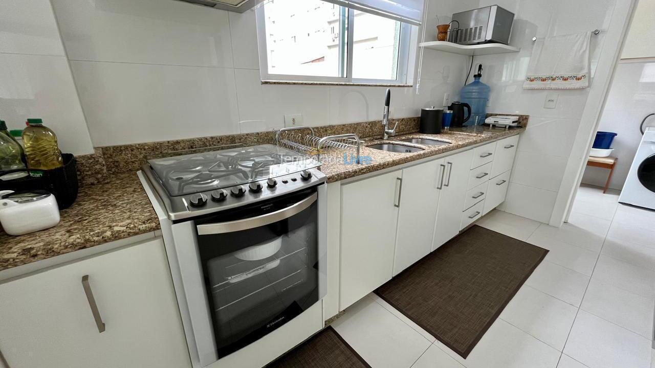 Apartamento para aluguel de temporada em Itapema (Meia Praia)