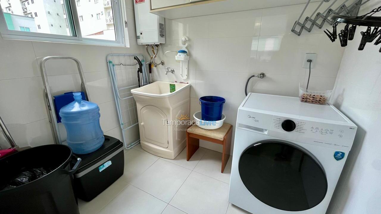 Apartamento para aluguel de temporada em Itapema (Meia Praia)