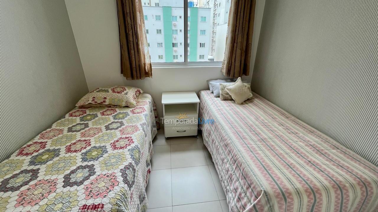 Apartamento para aluguel de temporada em Itapema (Meia Praia)