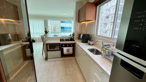 AMPLIO APARTAMENTO DE 4 HABITACIONES EN MEIA PRAIA PARA 10 PERSONAS