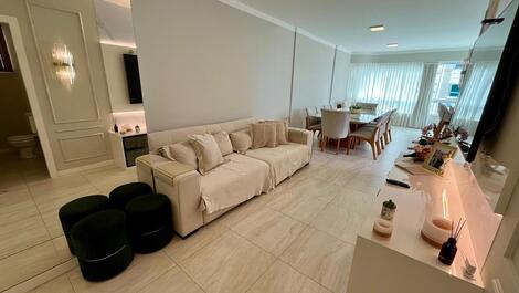 AMPLIO APARTAMENTO DE 4 HABITACIONES EN MEIA PRAIA PARA 10 PERSONAS