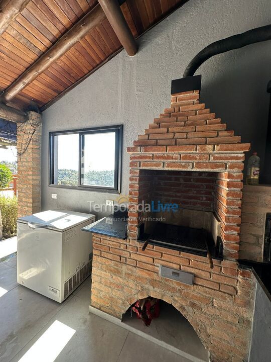 Granja para alquiler de vacaciones em Igaratá (Condominio águas de Igarata)