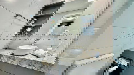 Luxury apartment in Jurere, 100 meters from the sea