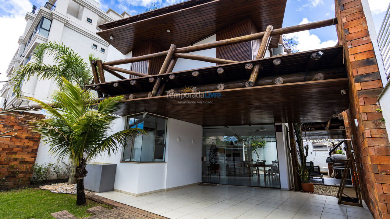 House for vacation rental in Bombinhas (Mariscal)