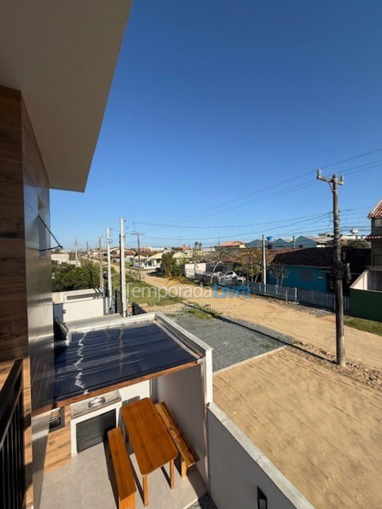 Casa para aluguel de temporada em São Francisco do Sul (Praia Grande)