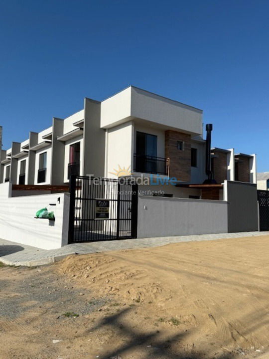 Casa para aluguel de temporada em São Francisco do Sul (Praia Grande)