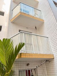 Apartamento en Toninhas, a 120m del mar ¡Wi-Fi, Netflix y comodidad!