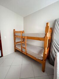 Apartamento en Toninhas, a 120m del mar ¡Wi-Fi, Netflix y comodidad!