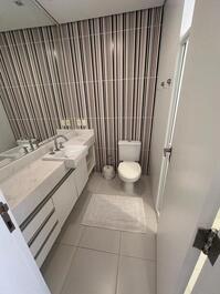 Belíssima casa de condomínio disponível para locação.
