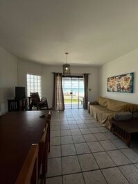 3 BEDROOM HOUSE FRONT TO THE SEA ON BOMBAS BEACH