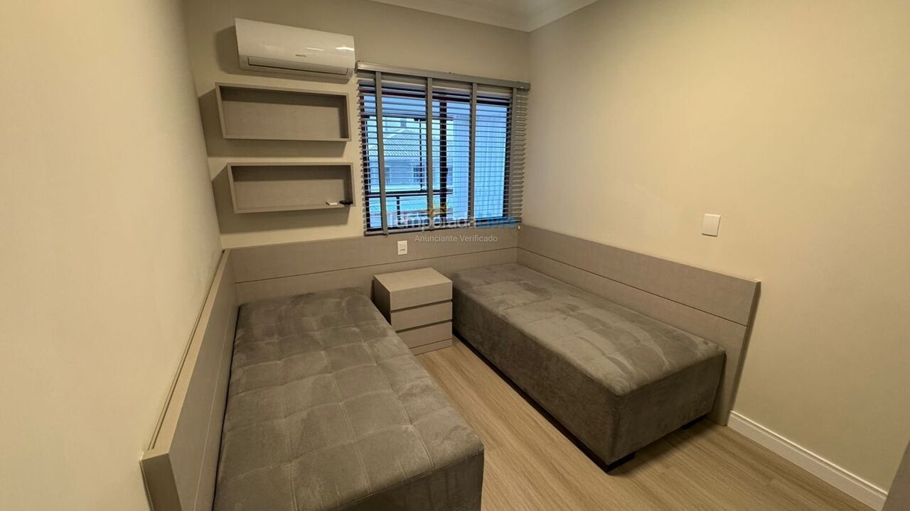 Apartamento para aluguel de temporada em Itapema (Meia Praia)