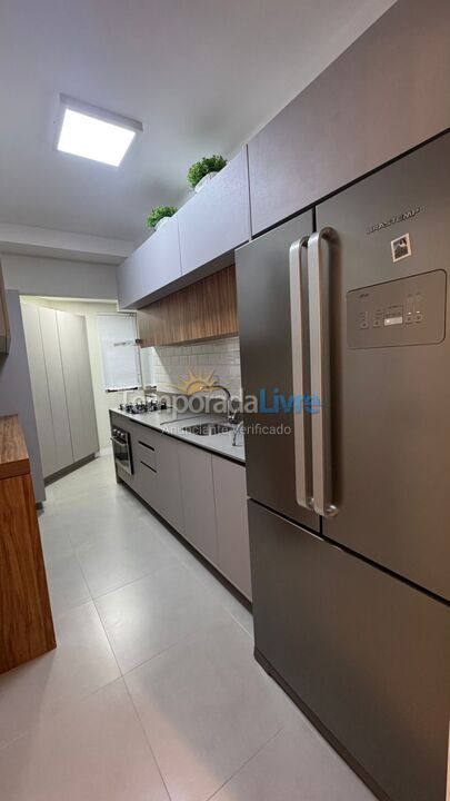 Apartamento para aluguel de temporada em Itapema (Meia Praia)