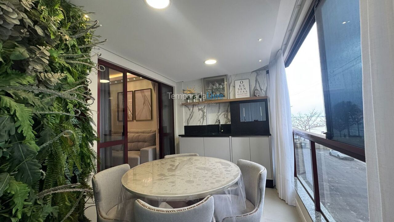 Apartamento para aluguel de temporada em Itapema (Meia Praia)