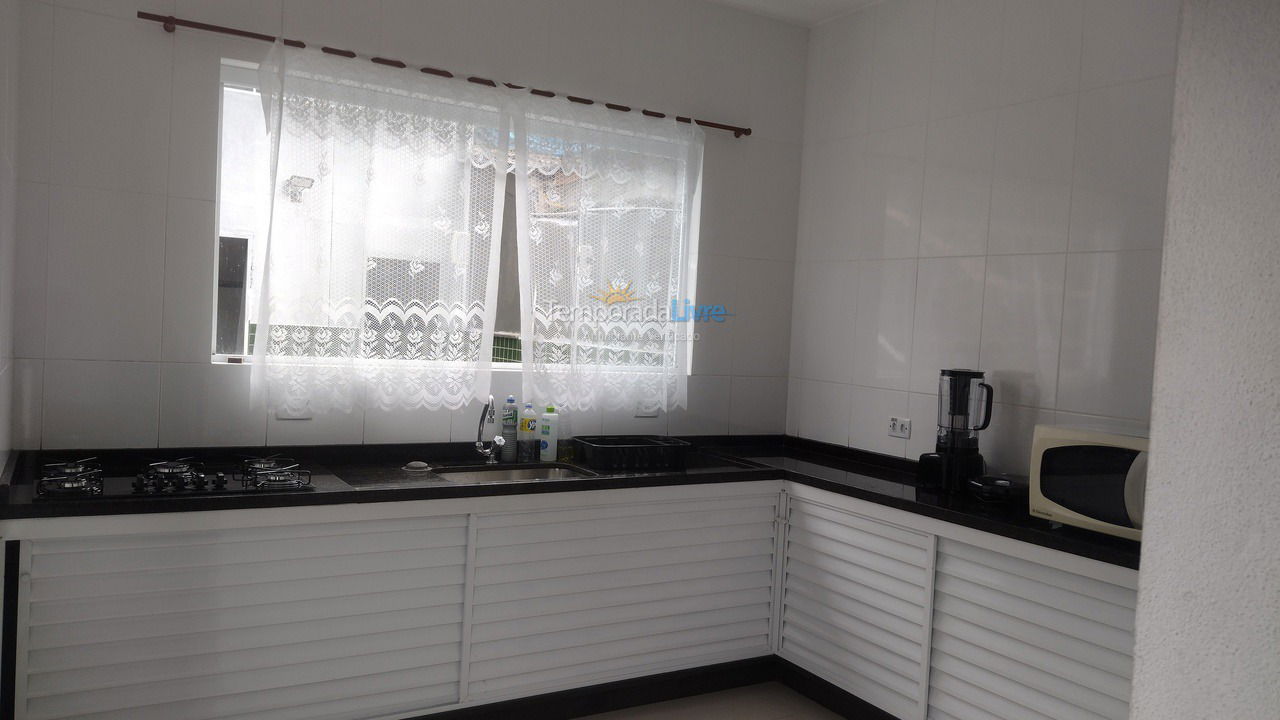 Casa para aluguel de temporada em Ubatuba (Lagoinha)
