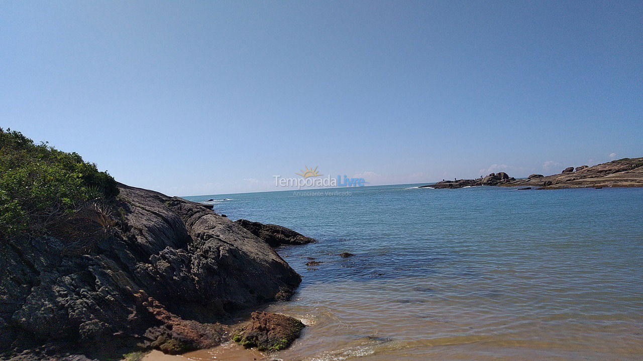 Apartamento para aluguel de temporada em Guarapari (Praia do Morro)