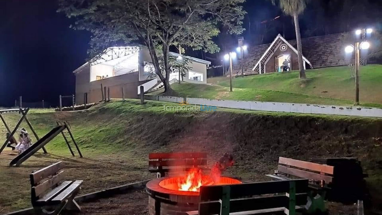 Chácara / sítio para aluguel de temporada em Biritiba Mirim (Rio Acima)