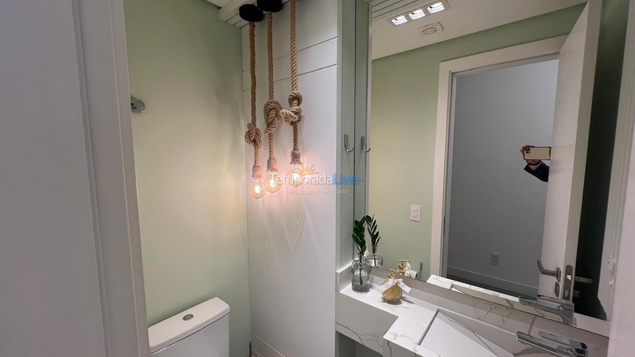Apartamento para aluguel de temporada em Florianópolis (Jurere Tradicional)