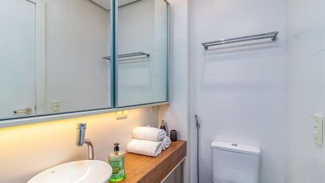 JURERÊ, 2 HABITACIONES (1 SUITE), AMUEBLADO