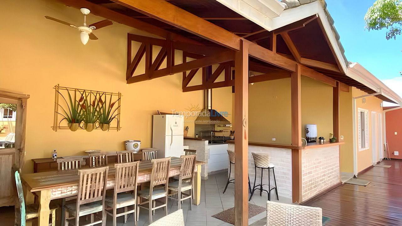 Casa para aluguel de temporada em São Sebastião (Portal do Olaria)
