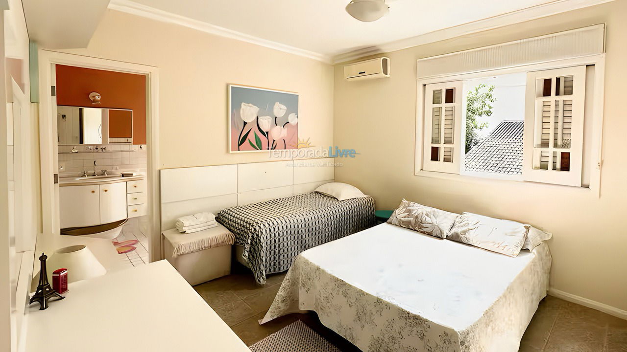 Casa para aluguel de temporada em São Sebastião (Portal do Olaria)