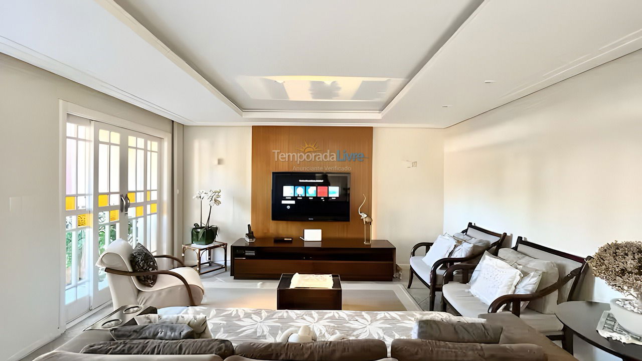 Casa para aluguel de temporada em São Sebastião (Portal do Olaria)