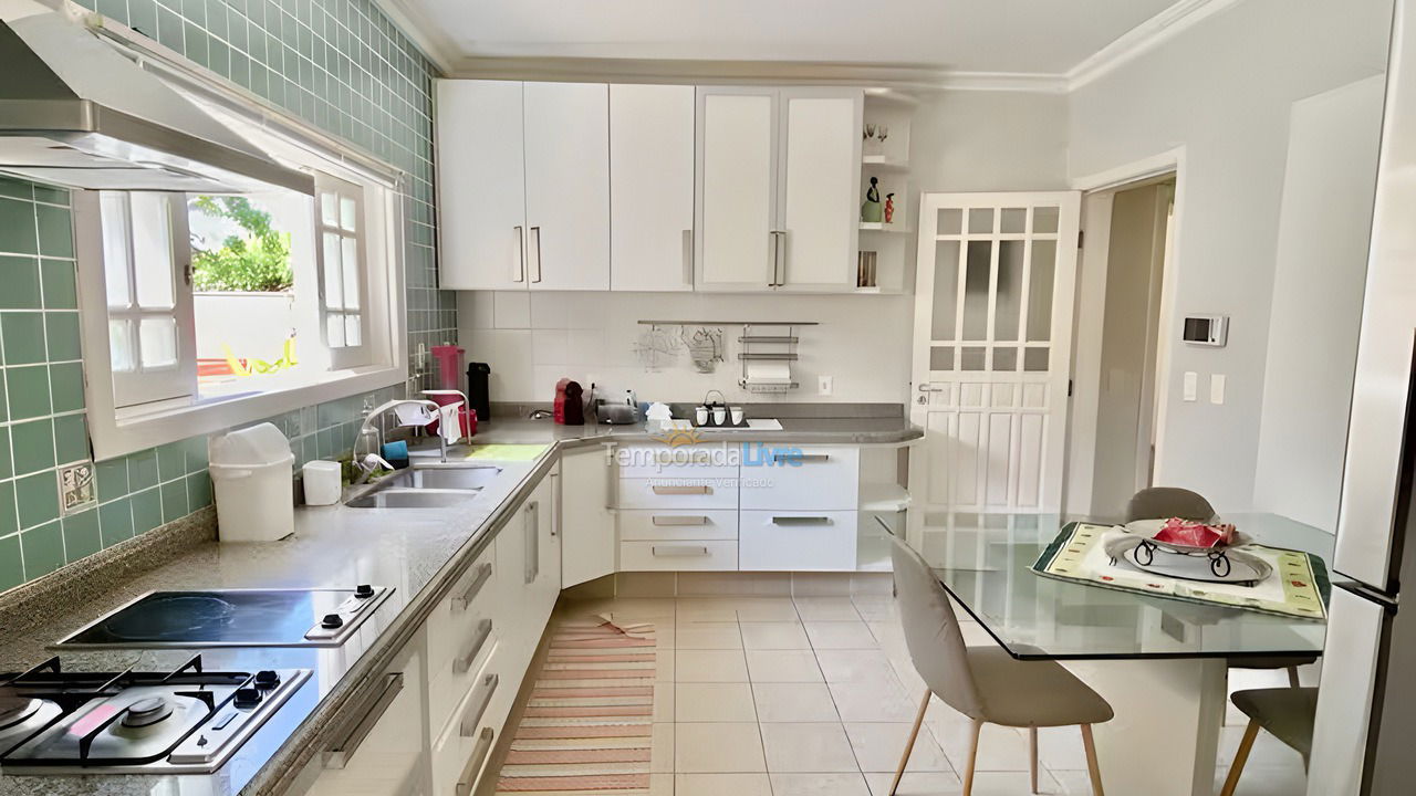 Casa para aluguel de temporada em São Sebastião (Portal do Olaria)