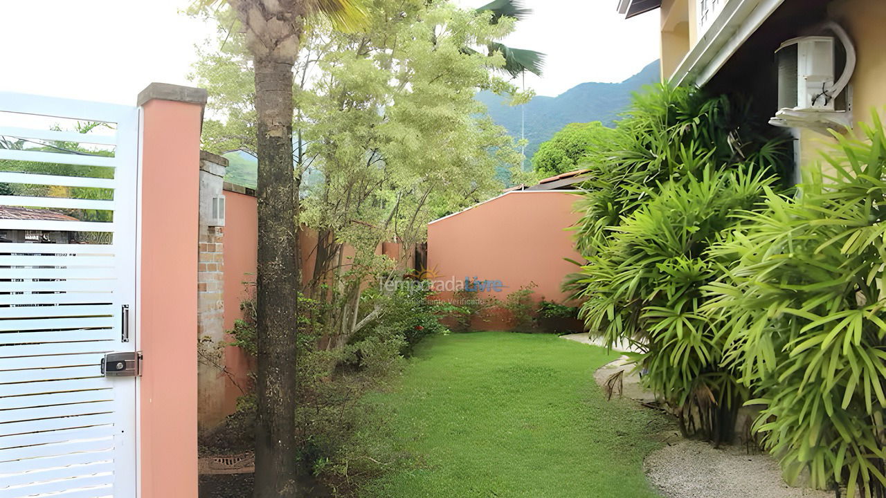 Casa para aluguel de temporada em São Sebastião (Portal do Olaria)