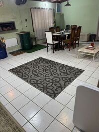 Ampla, confortável e segura casa para férias em Ingleses.