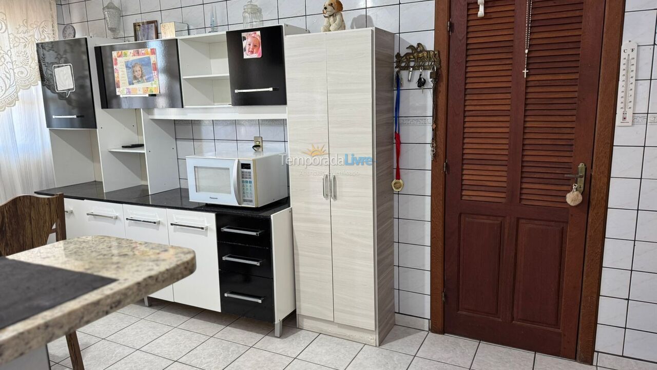 Casa para aluguel de temporada em Florianopolis (Praia dos Ingleses)