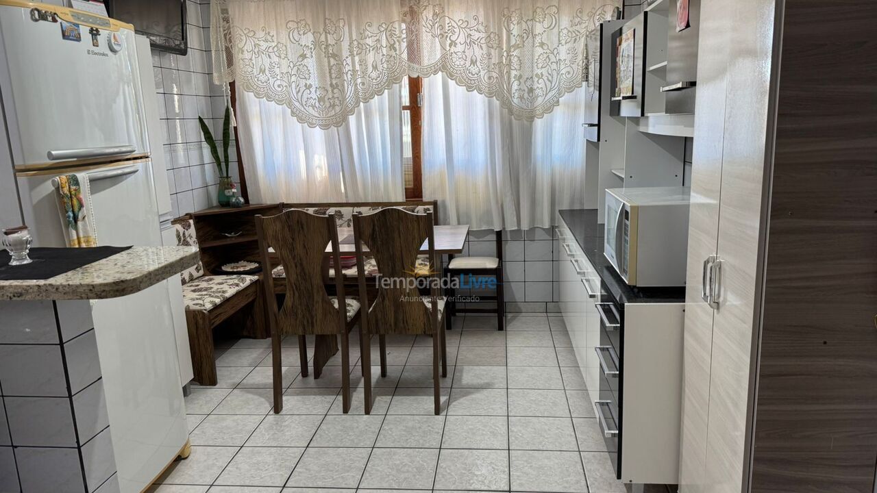 Casa para aluguel de temporada em Florianopolis (Praia dos Ingleses)