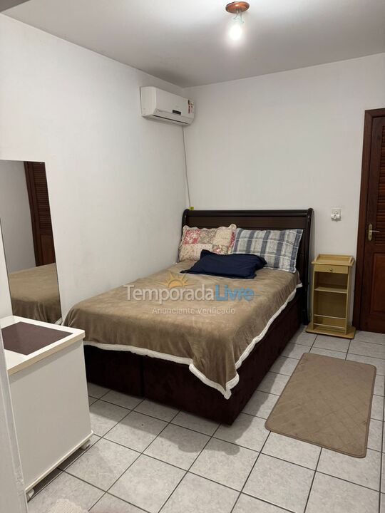 Casa para aluguel de temporada em Florianopolis (Praia dos Ingleses)