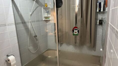 Ampla, confortável e segura casa para férias em Ingleses.