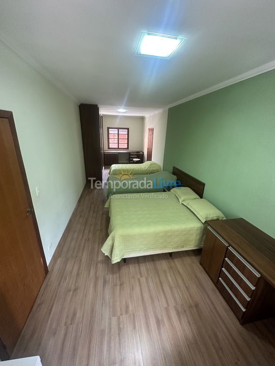 Chácara / sítio para aluguel de temporada em Mairiporã (Jardim Cinco Lagos)
