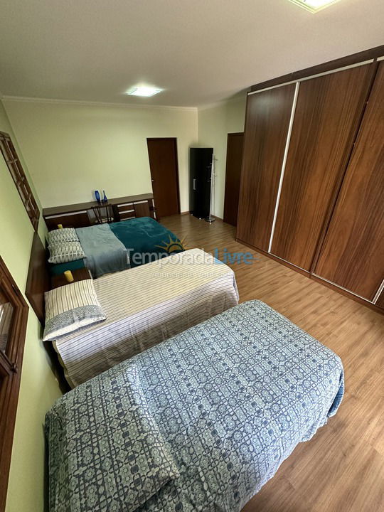 Chácara / sítio para aluguel de temporada em Mairiporã (Jardim Cinco Lagos)