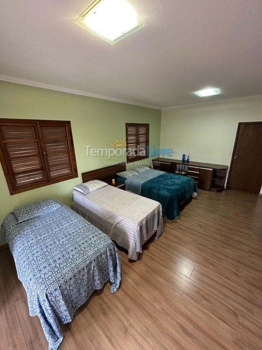 Chácara / sítio para aluguel de temporada em Mairiporã (Jardim Cinco Lagos)