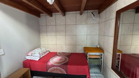 Casa de una habitación para hasta 3 personas, centro a lo largo de Beira Mar Norte, y...