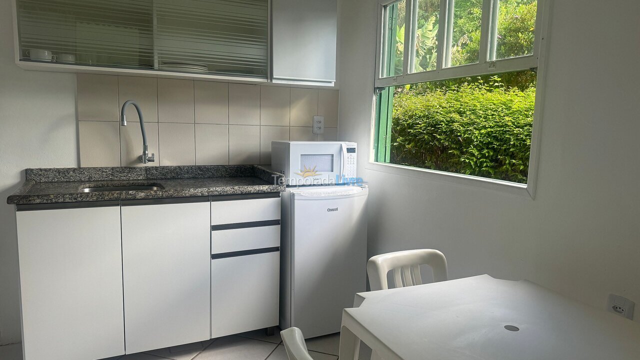 Apartamento para aluguel de temporada em Florianópolis (Jurere Tradicional)